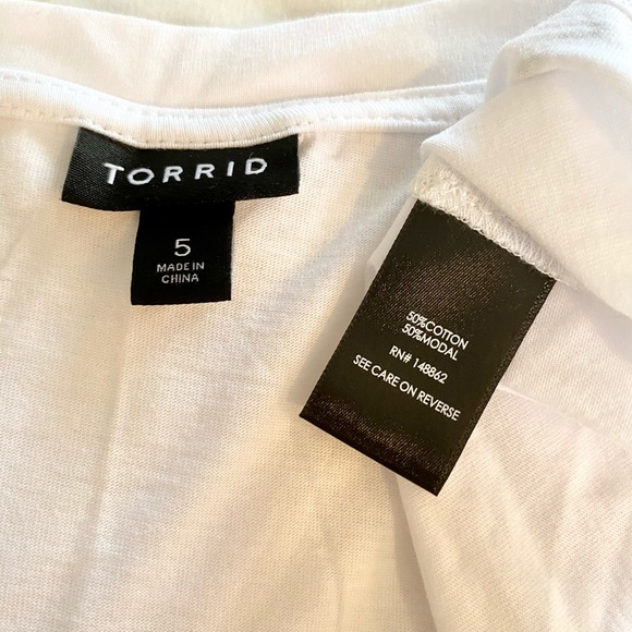 Torrid soft White Premium Vneck Tshirt 5 - Picture 7 of 7